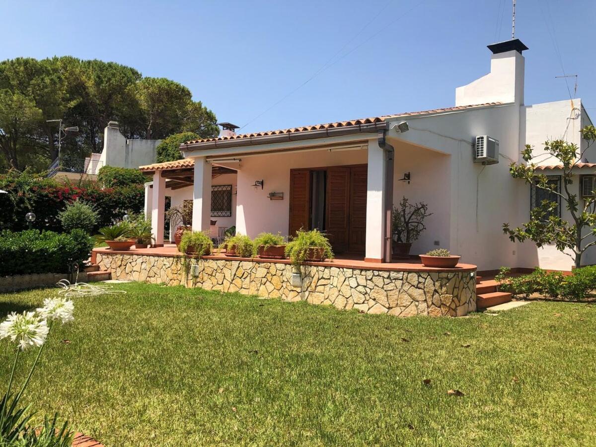 Le tre Palme Villa Fontane Bianche Eksteriør bilde